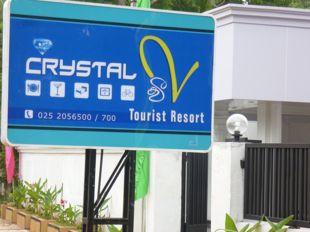 Crystal V Tourist Resort Анурадхапура Екстер'єр фото